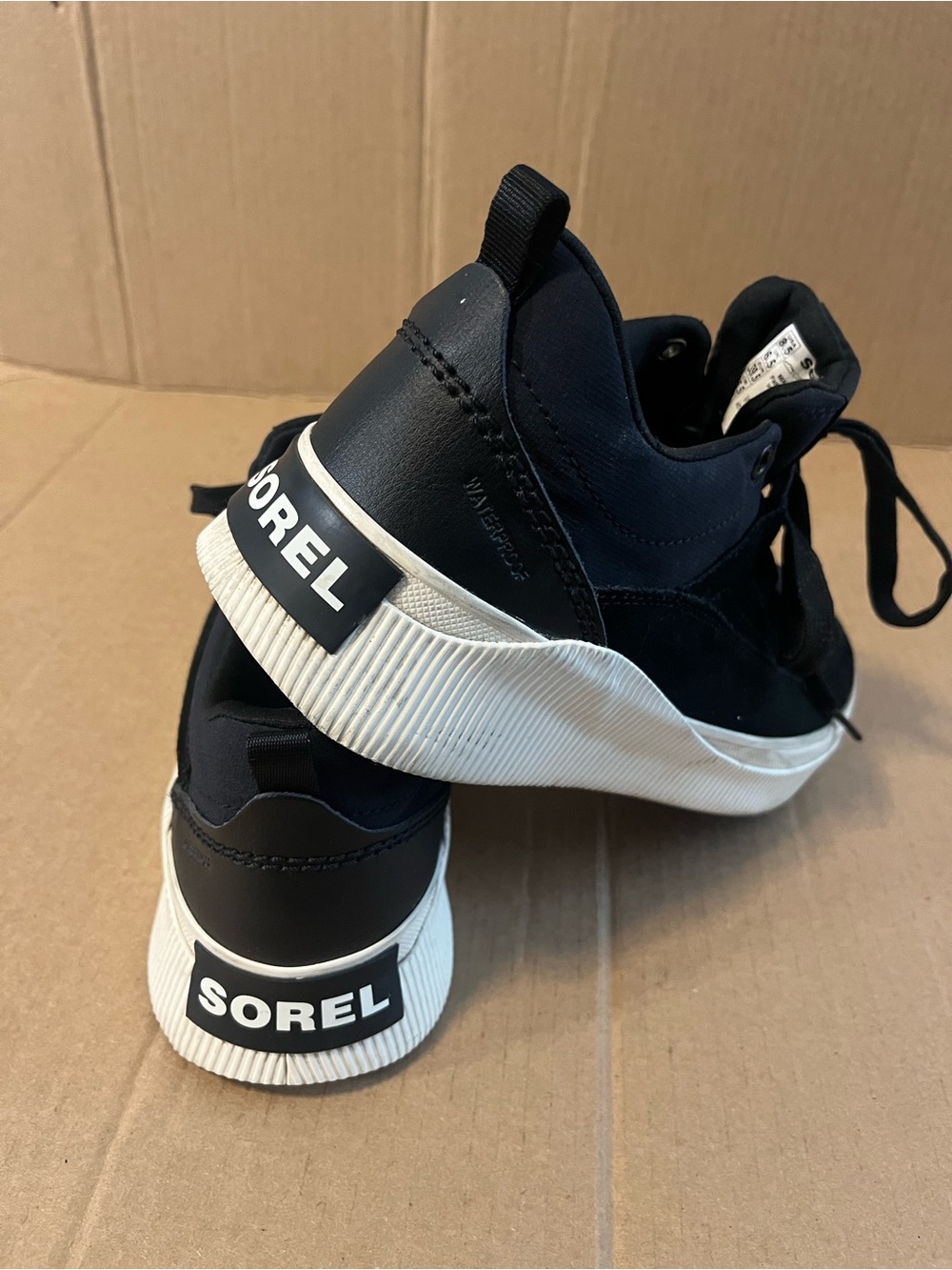 Sorel Out and About IV waterproof Women's Low-Top Sneakers